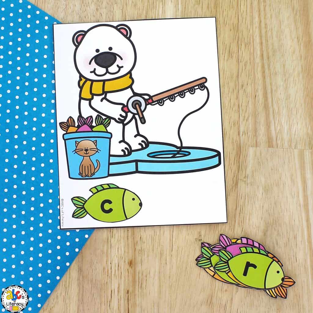 Free printable Polar Bear Onset & Rime Activity: letter sounds, building words & reading activities for beginning readers Beginning reading activity